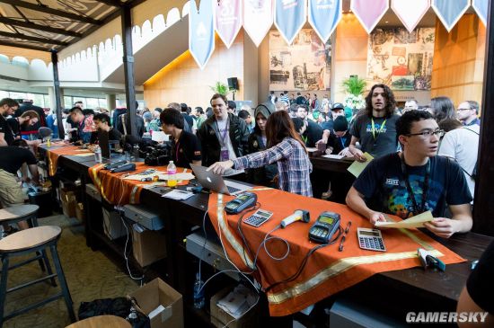 Faker在S赛中面对LPL战队的战绩为27-6，胜率高达82%